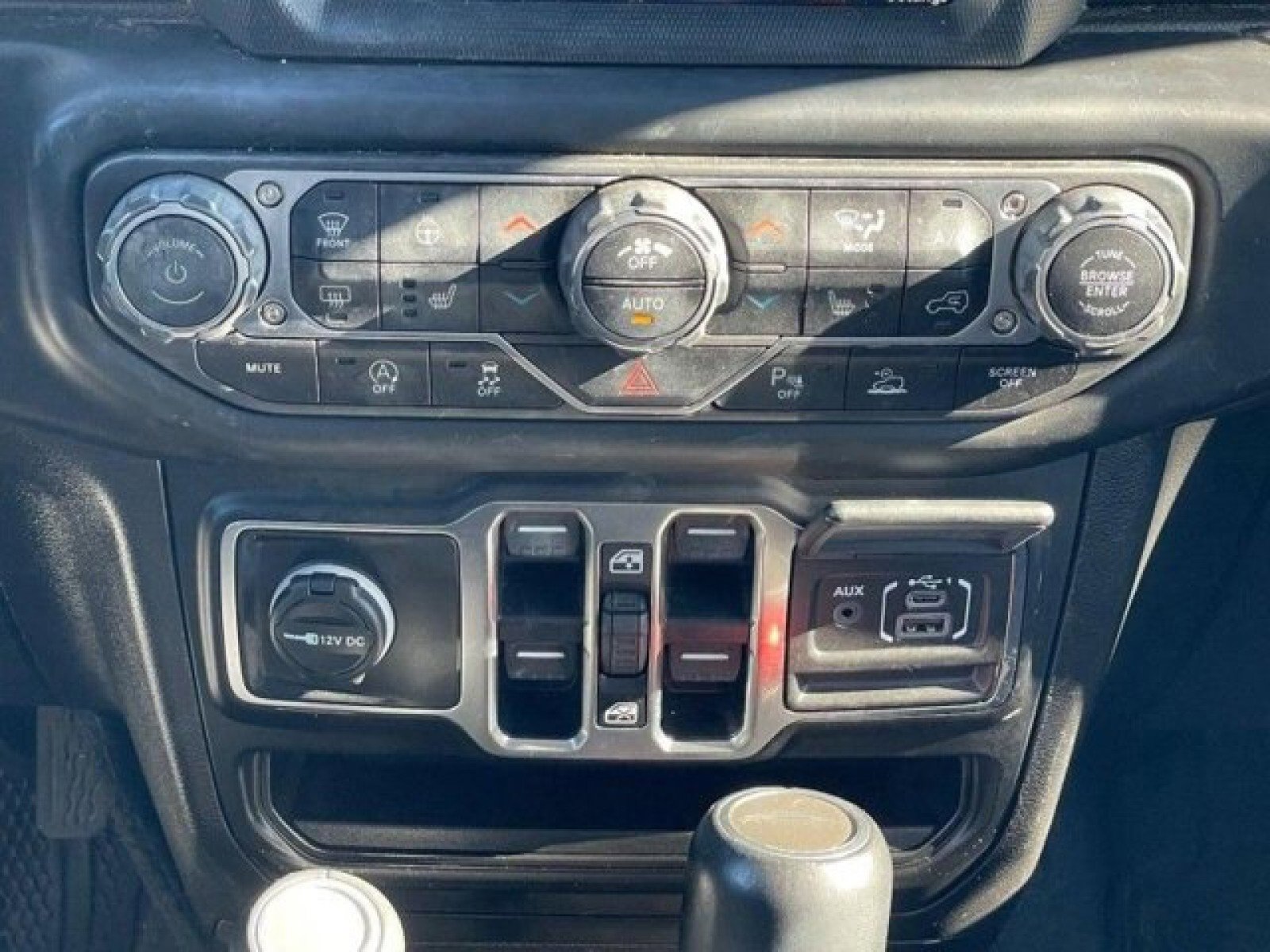 Used 2021 Jeep Gladiator Overland AWD/4WD image 27