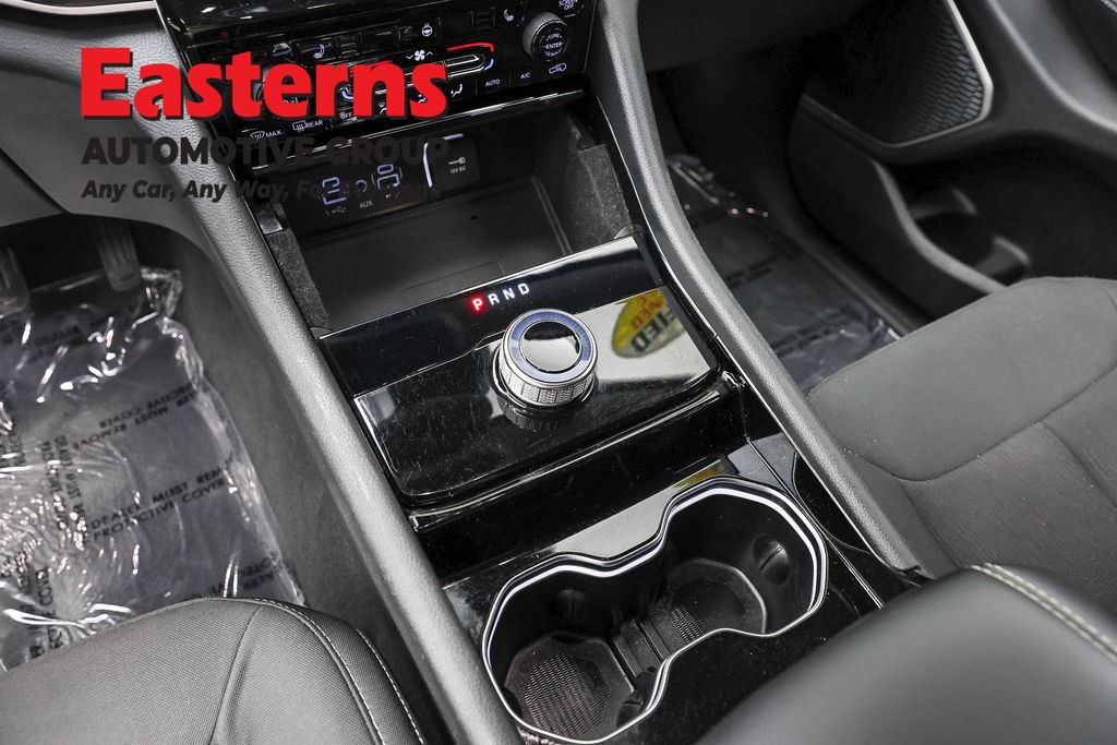 Used 2022 Jeep Grand Cherokee L Laredo w/ Luxury Tech Group I AWD/4WD image 13