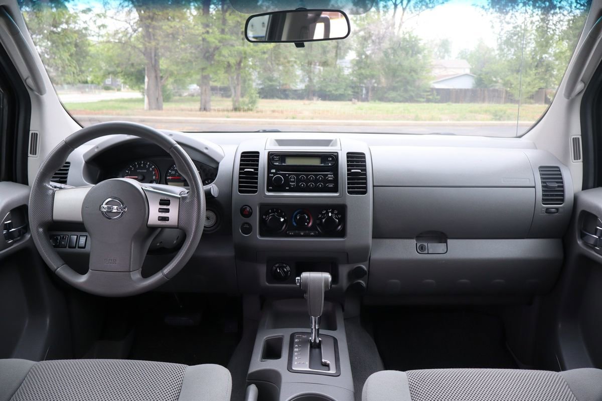 Used 2006 Nissan Frontier SE w/ (P01) Power Pkg AWD/4WD image 16