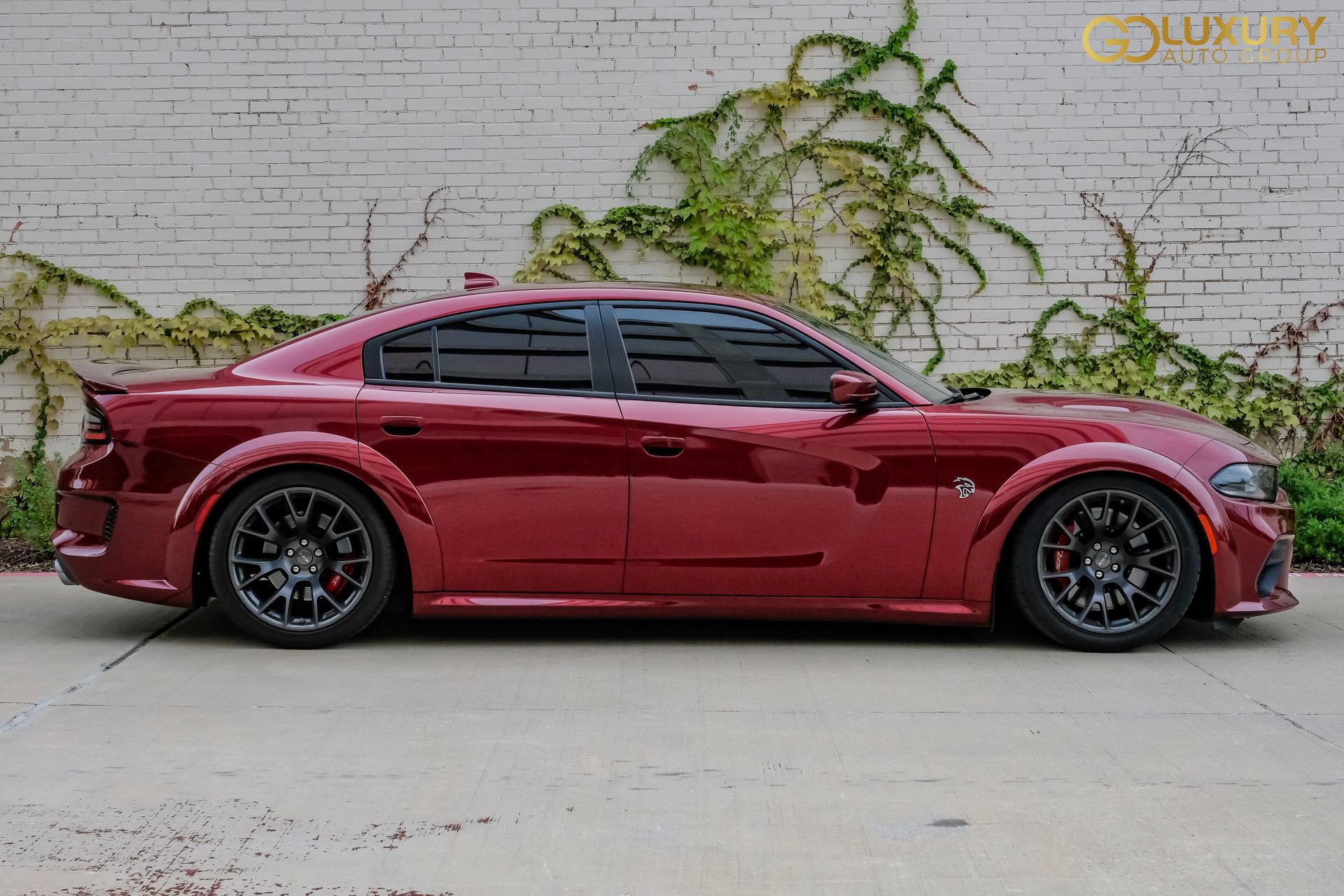 Used 2021 Dodge Charger SRT Hellcat w/ Carbon/Suede Interior Package RWD image 9