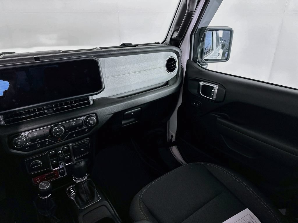 Certified 2026 Jeep Gladiator Sport AWD/4WD image 33