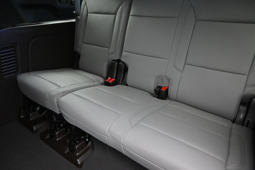New 2026 Chevrolet Suburban LT w/ Comfort Package RWD image 17