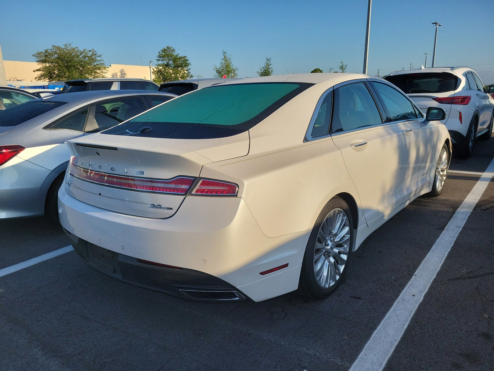 Used 2014 Lincoln MKZ w/ Equipment Group 102A Reserve FWD image 10