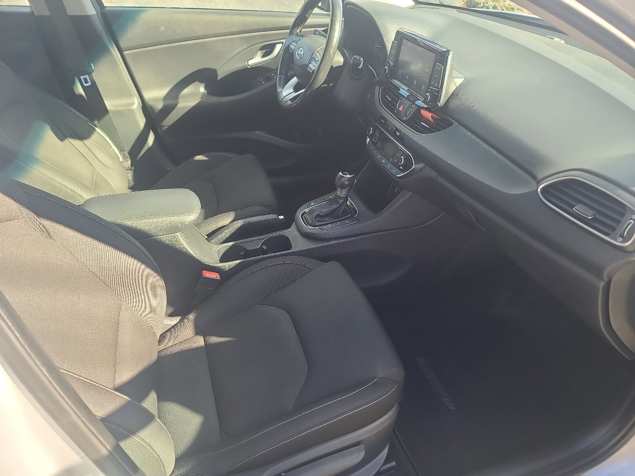 Used 2018 Hyundai Elantra GT w/ Style Package 02 FWD image 14