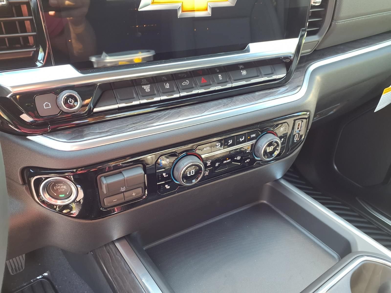 New 2026 Chevrolet Silverado 3500 LTZ w/ LTZ Convenience Package AWD/4WD image 9