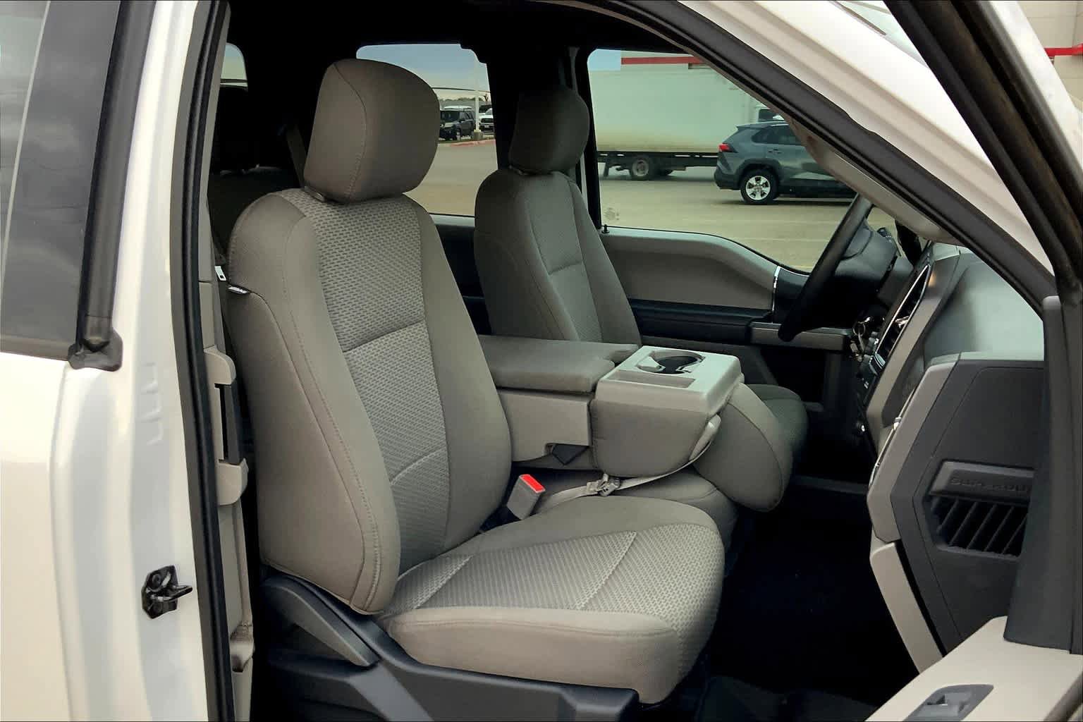 Used 2019 Ford F250 XLT w/ Camper Package AWD/4WD image 9