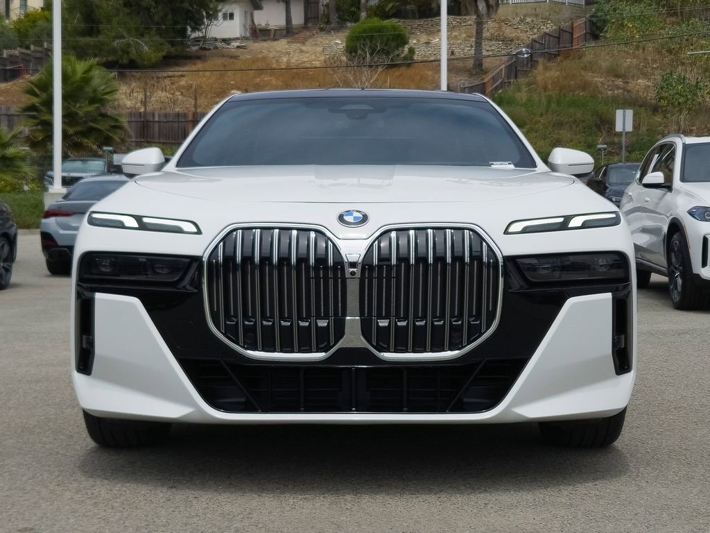 New 2026 BMW 740i w/ Premium Package RWD image 2