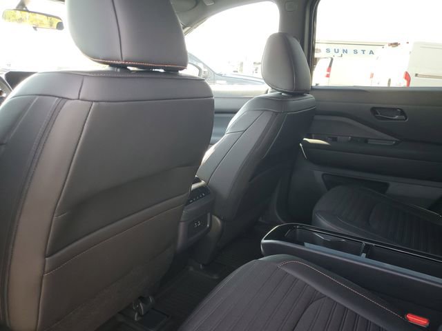 Used 2025 Nissan Pathfinder Rock Creek image 12
