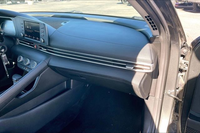 Used 2024 Hyundai Elantra SE image 16