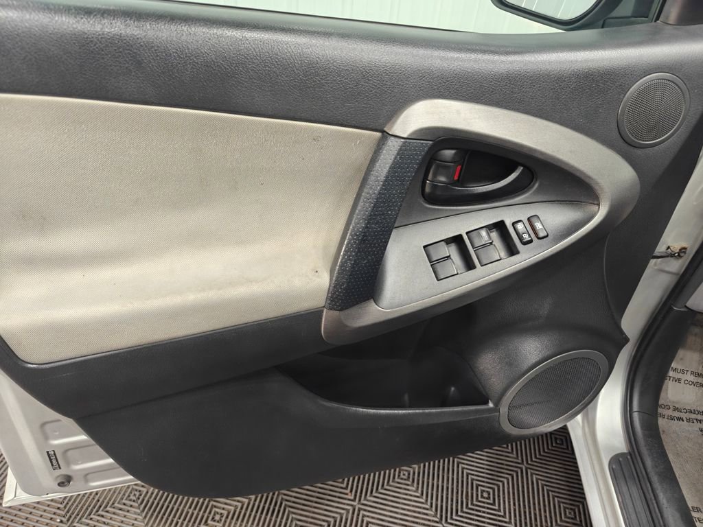 Used 2012 Toyota RAV4 4WD w/ Value Pkg image 21