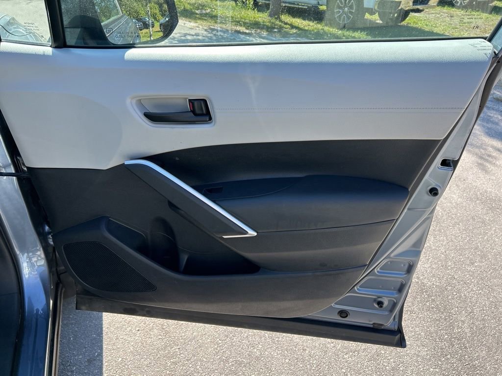 Used 2023 Toyota Corolla Cross LE FWD image 32