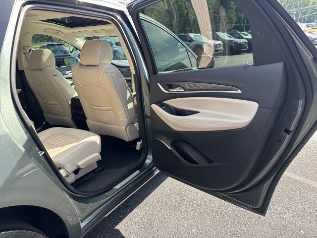 Used 2022 Buick Enclave Avenir w/ Trailering Package, 5000 lbs. FWD image 39