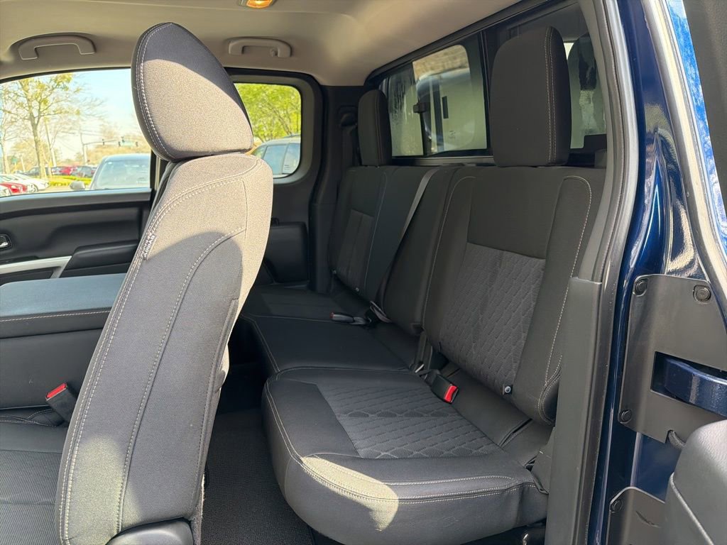 Used 2019 Nissan Titan SV image 30