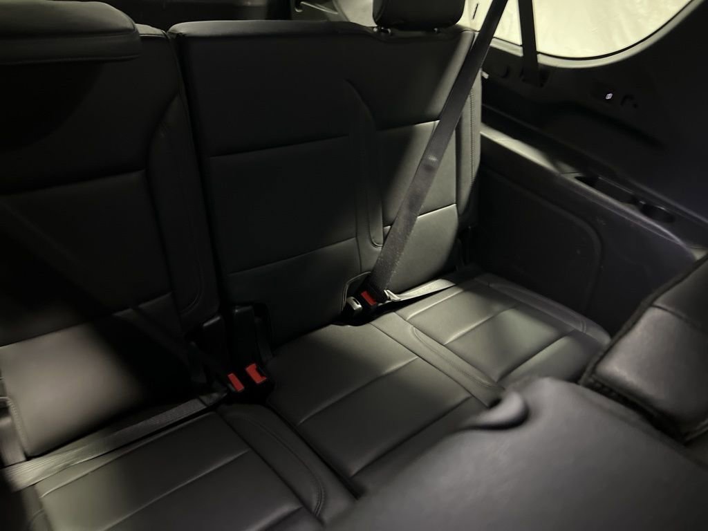 Used 2024 Chevrolet Suburban LT image 16