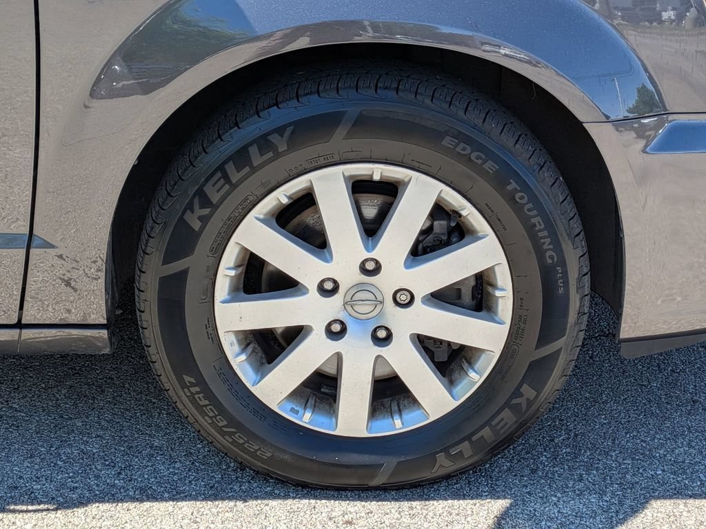 Used 2015 Chrysler Town & Country LX FWD image 15