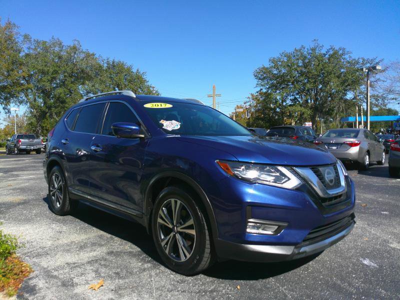 Used 2017 Nissan Rogue SL w/ SL Premium Package FWD image 4