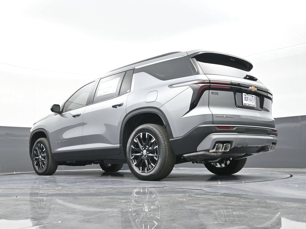 New 2026 Chevrolet Traverse LT w/ Sun and Wheel Package FWD image 37