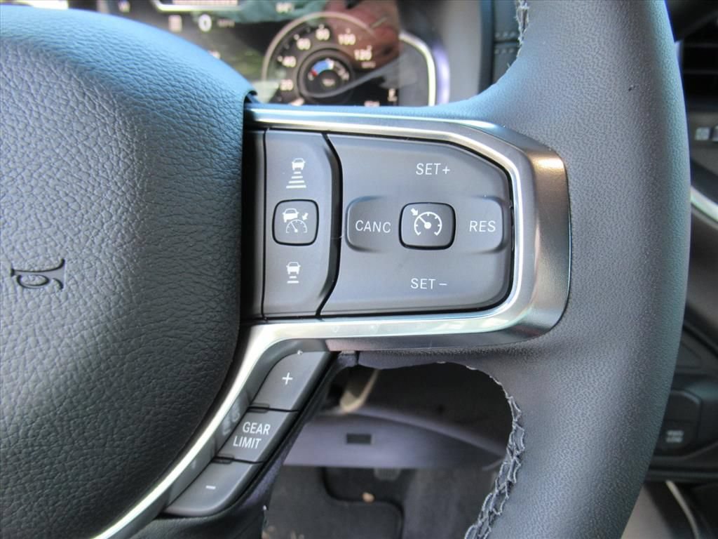 New 2026 RAM 2500 Laramie AWD/4WD image 25