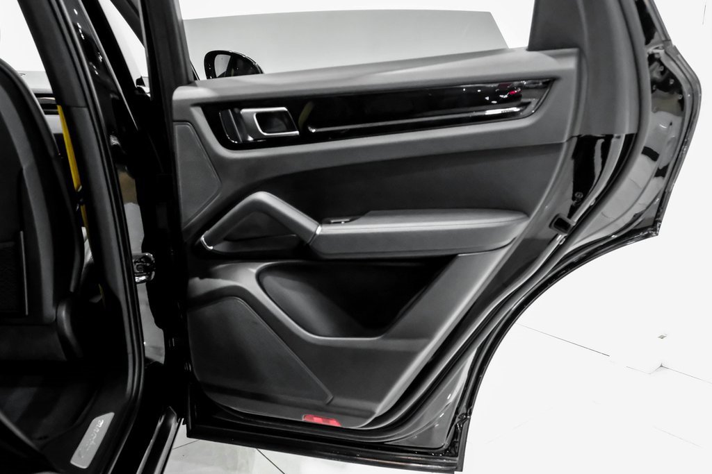 Used 2023 Porsche Cayenne image 54