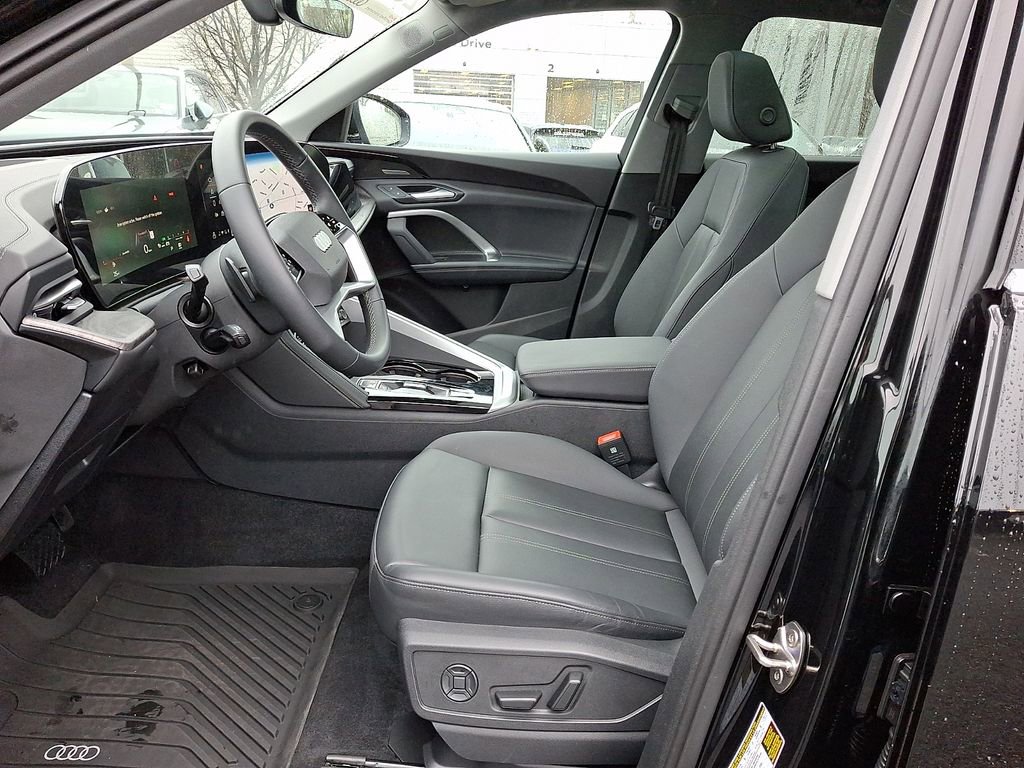 Used 2025 Audi Q5 Premium Plus w/ Premium Plus image 14