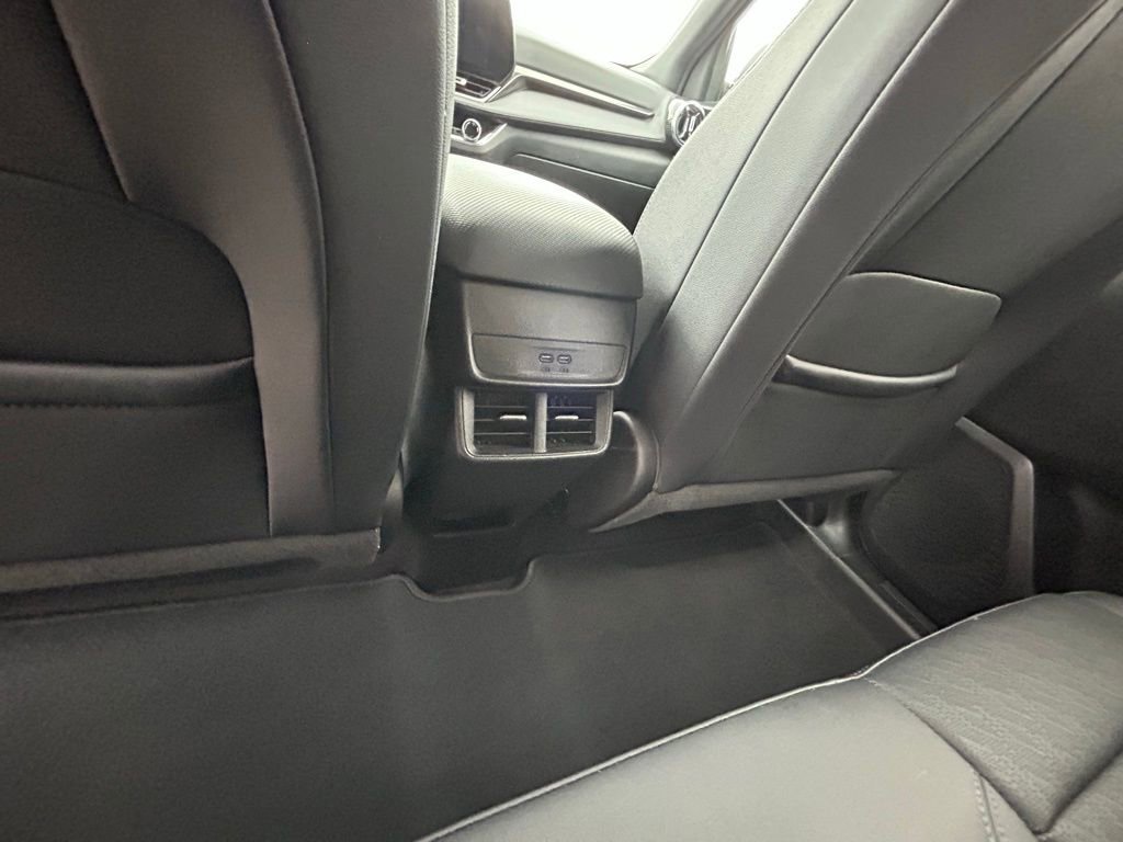 Used 2025 Chevrolet Equinox LT w/ Convenience Package II image 20