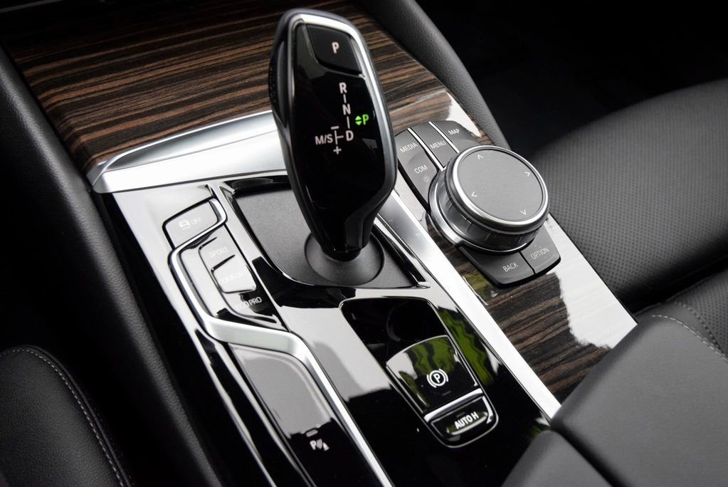 Used 2023 BMW 530i w/ Convenience Package image 30