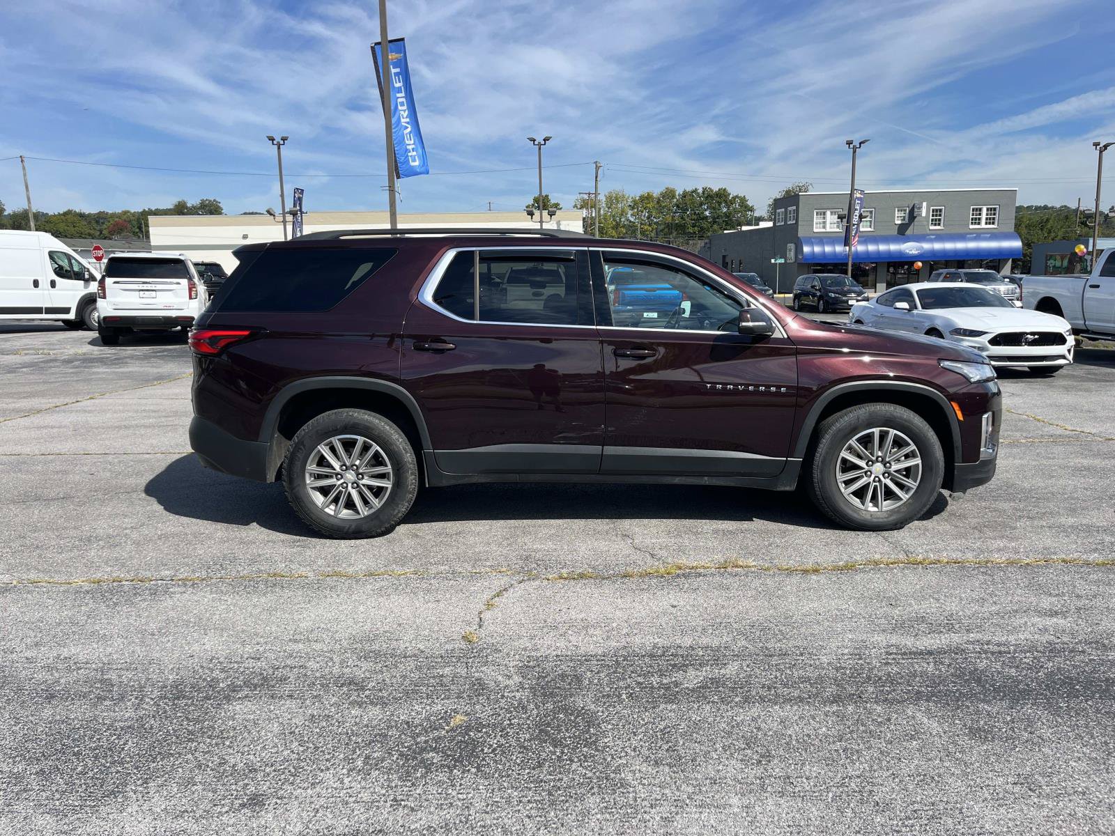 Used 2023 Chevrolet Traverse LT AWD/4WD image 3