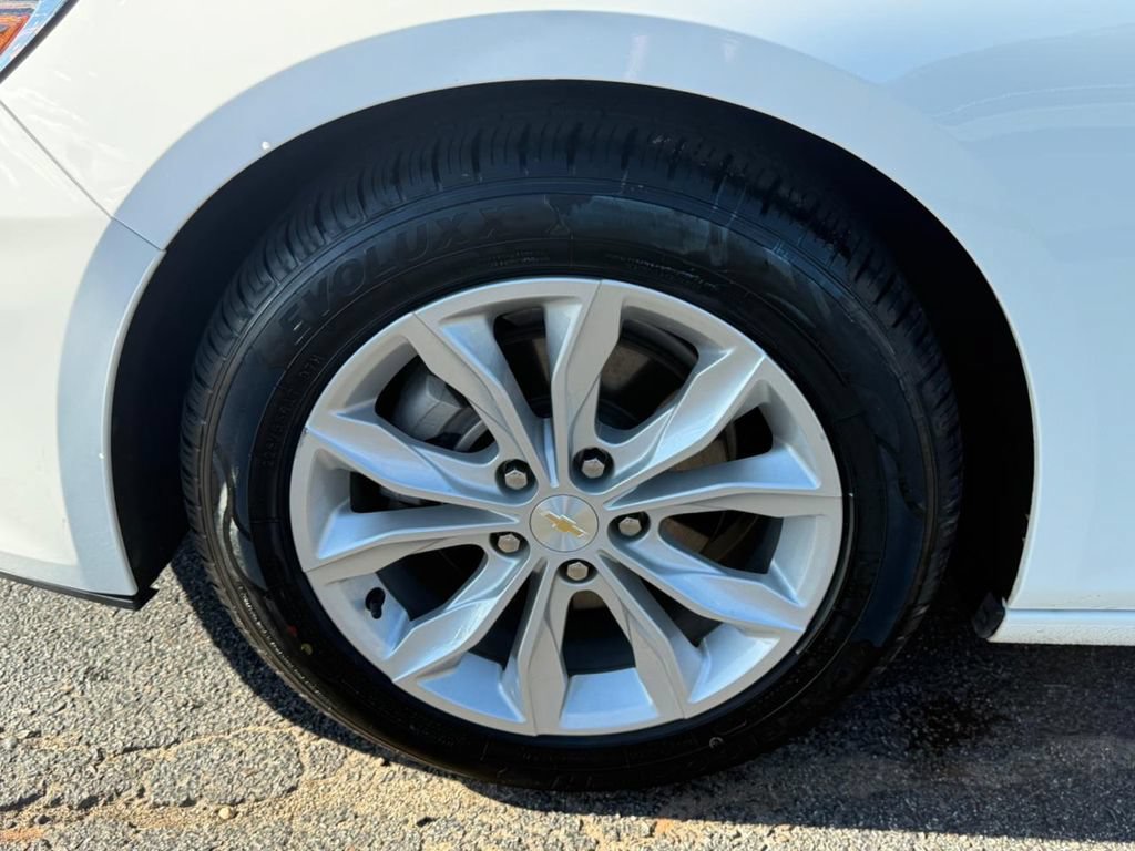 Used 2025 Chevrolet Malibu LT FWD image 23