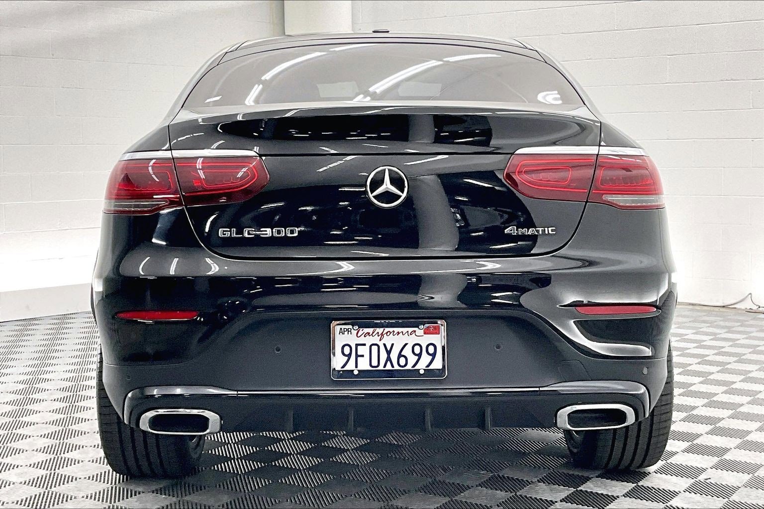 Used 2023 Mercedes-Benz GLC 300 4MATIC image 3