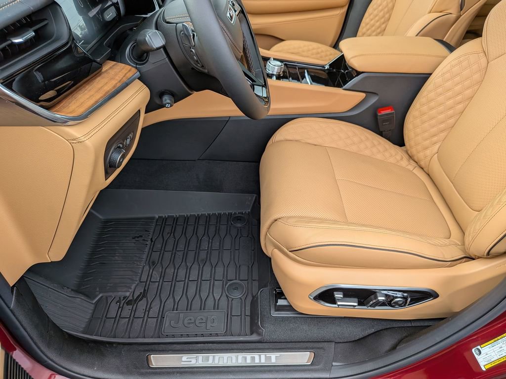 New 2026 Jeep Grand Cherokee Summit AWD/4WD image 15