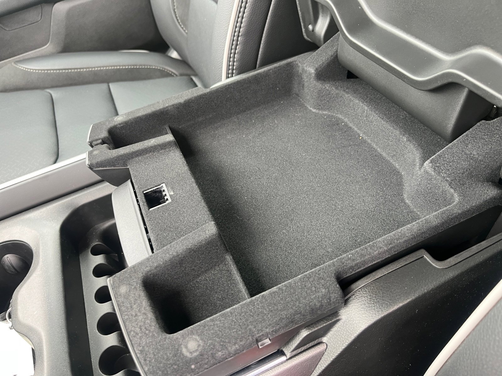 Used 2026 RAM 1500 Laramie w/ Sport Appearance Package image 15