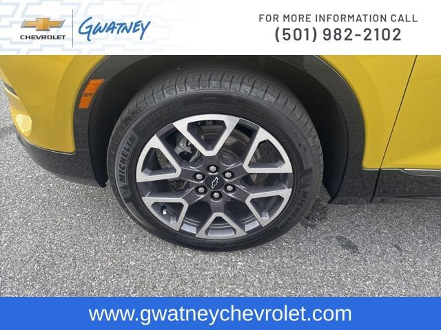 Used 2023 Chevrolet Blazer RS w/ LPO, Floor Liner Package FWD image 9