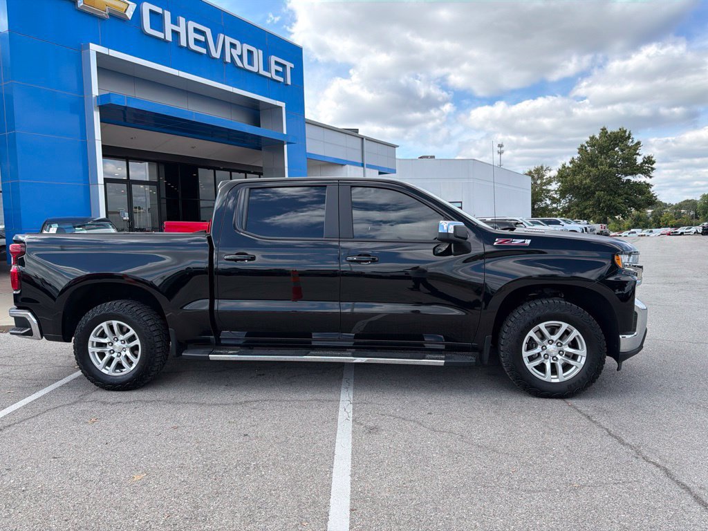 Used 2021 Chevrolet Silverado 1500 LT w/ Diesel Off-Road Package AWD/4WD image 2