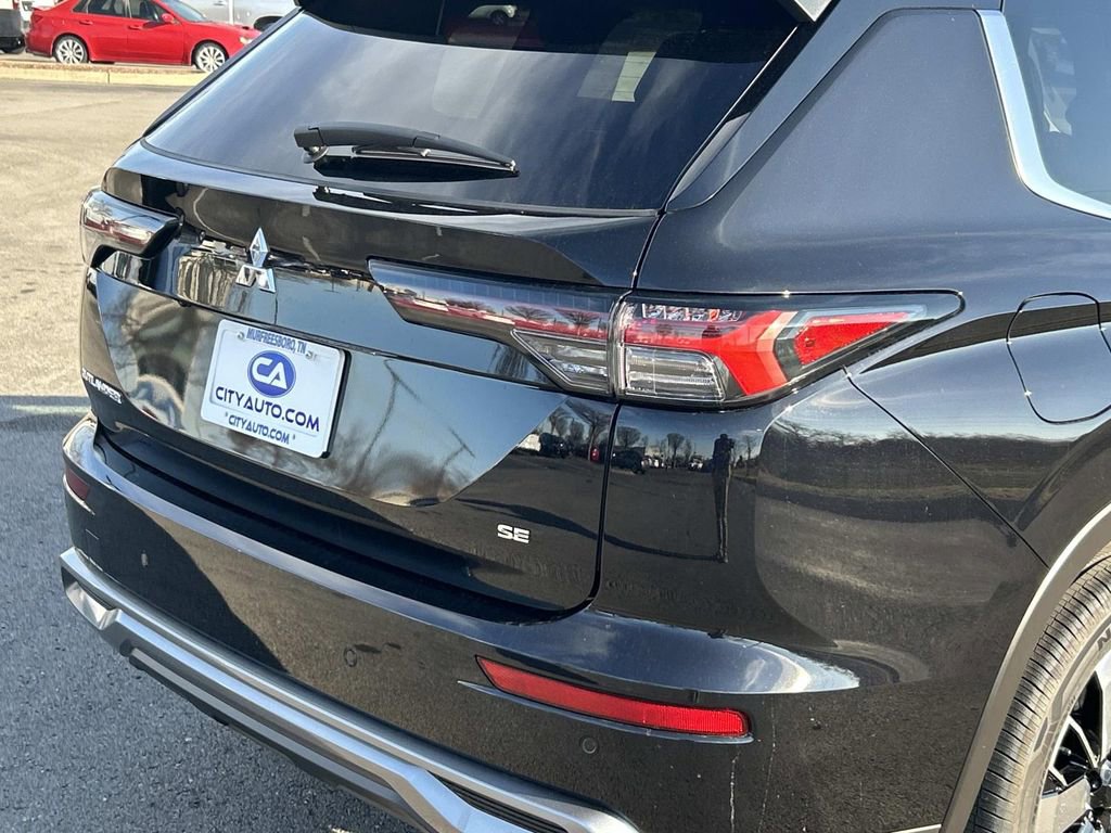 New 2026 Mitsubishi Outlander SE FWD image 10