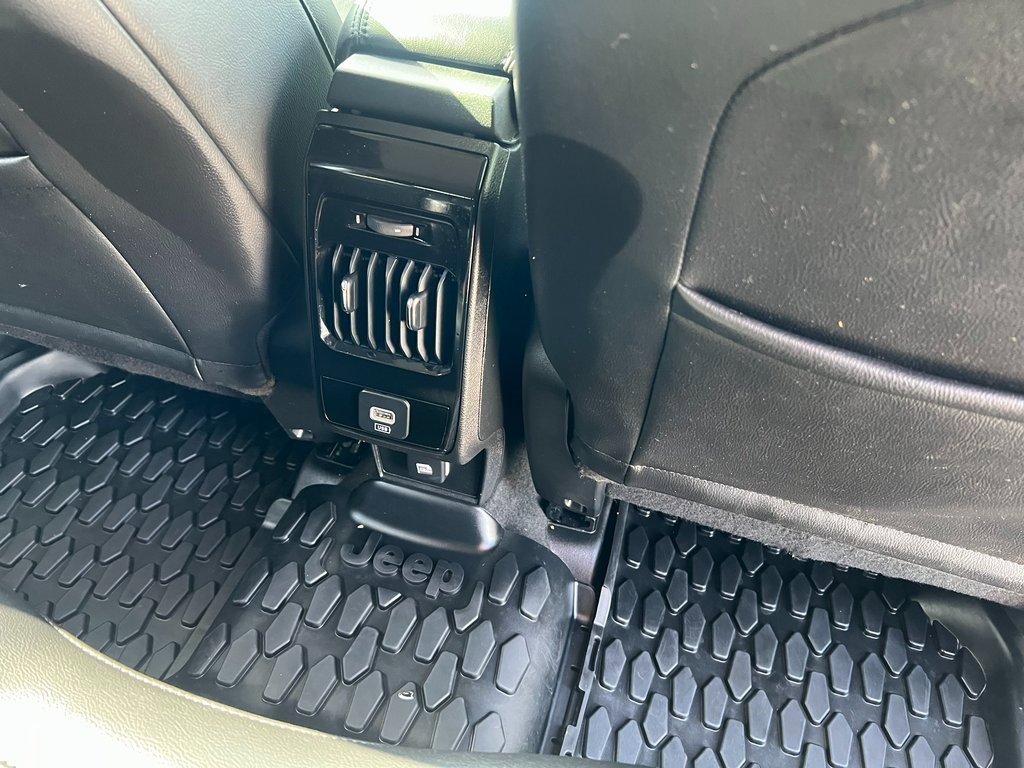 Used 2022 Jeep Compass Latitude image 16