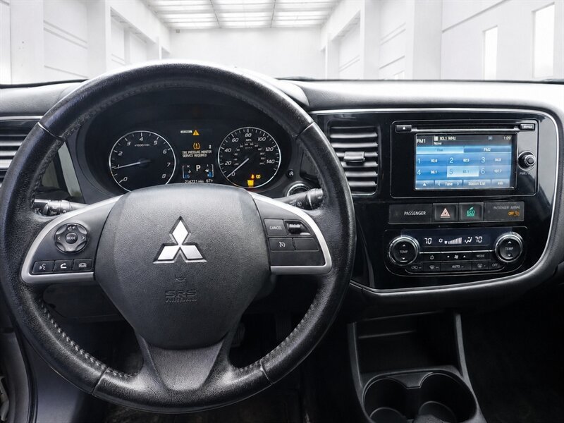 Used 2015 Mitsubishi Outlander SE AWD/4WD image 13