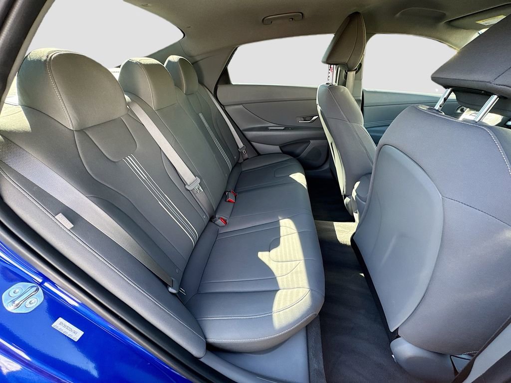 Used 2025 Hyundai Elantra Sport image 32