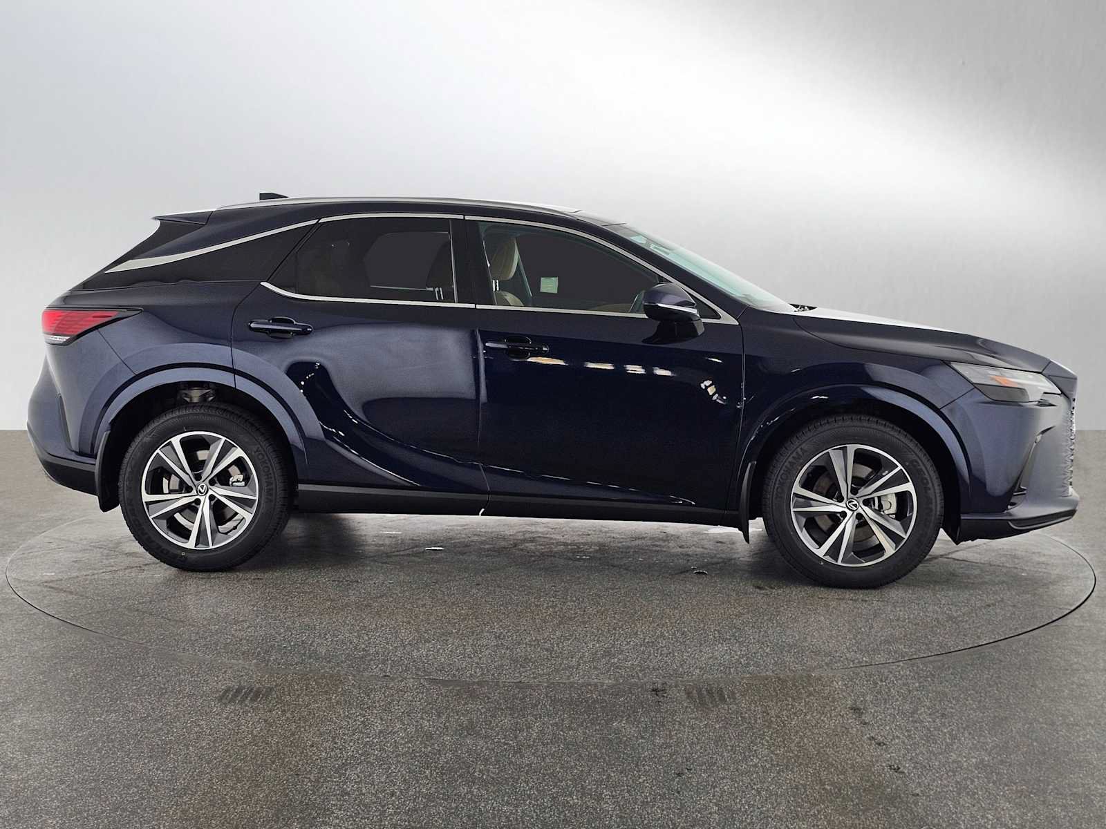 Certified 2023 Lexus RX 350h w/ Accessory Package (Z1) AWD/4WD image 2