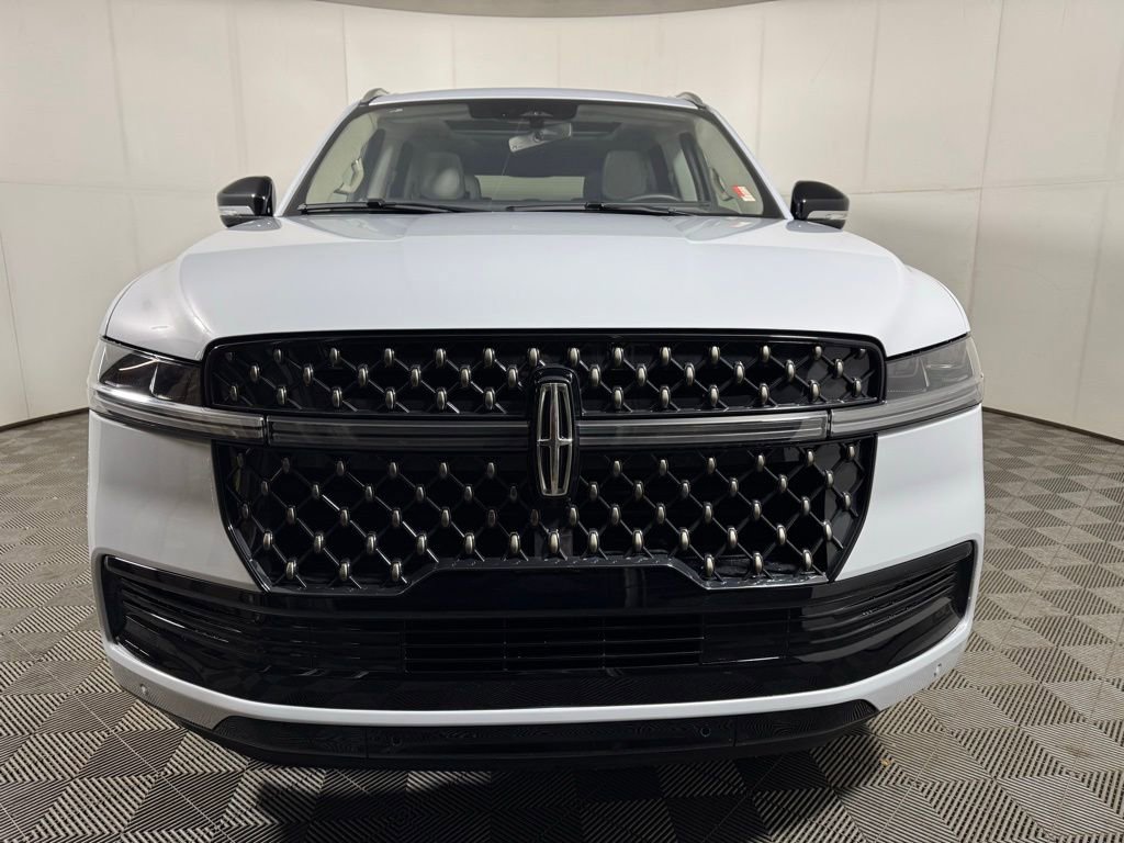 Certified 2025 Lincoln Navigator L Black Label AWD/4WD image 8