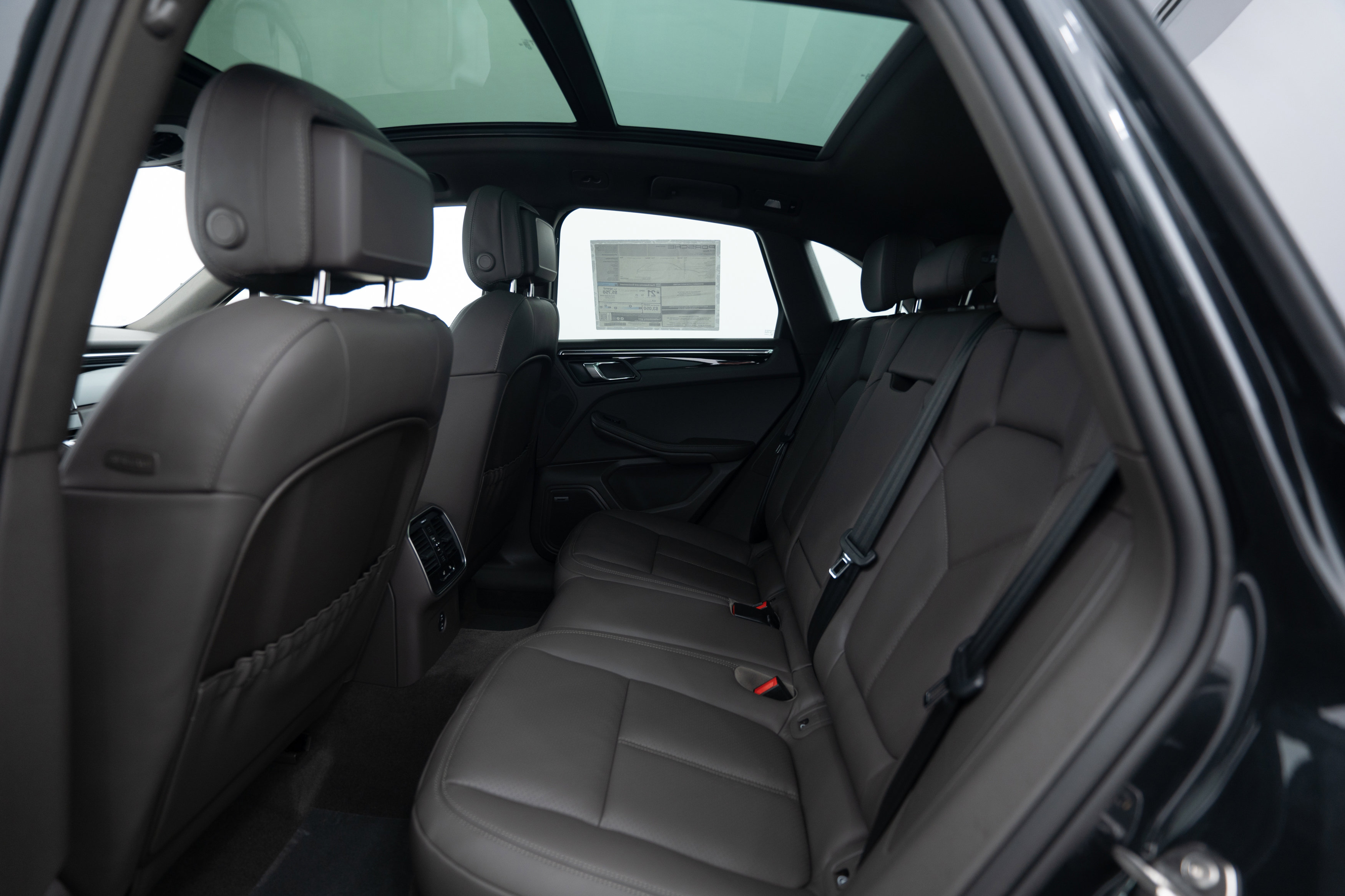 Certified 2025 Porsche Macan image 20