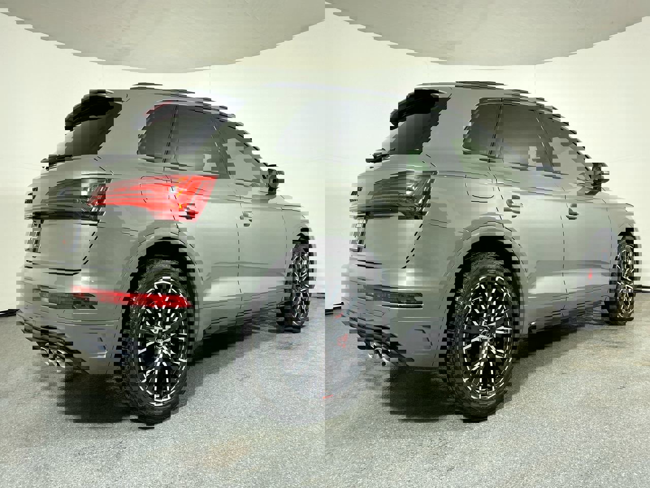 Used 2023 Audi SQ5 Premium Plus w/ Premium Plus Package image 36