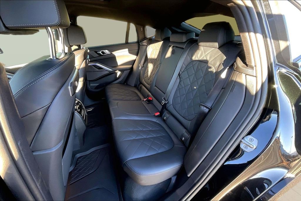 Used 2025 BMW X6 xDrive40i w/ Climate Comfort Package image 21
