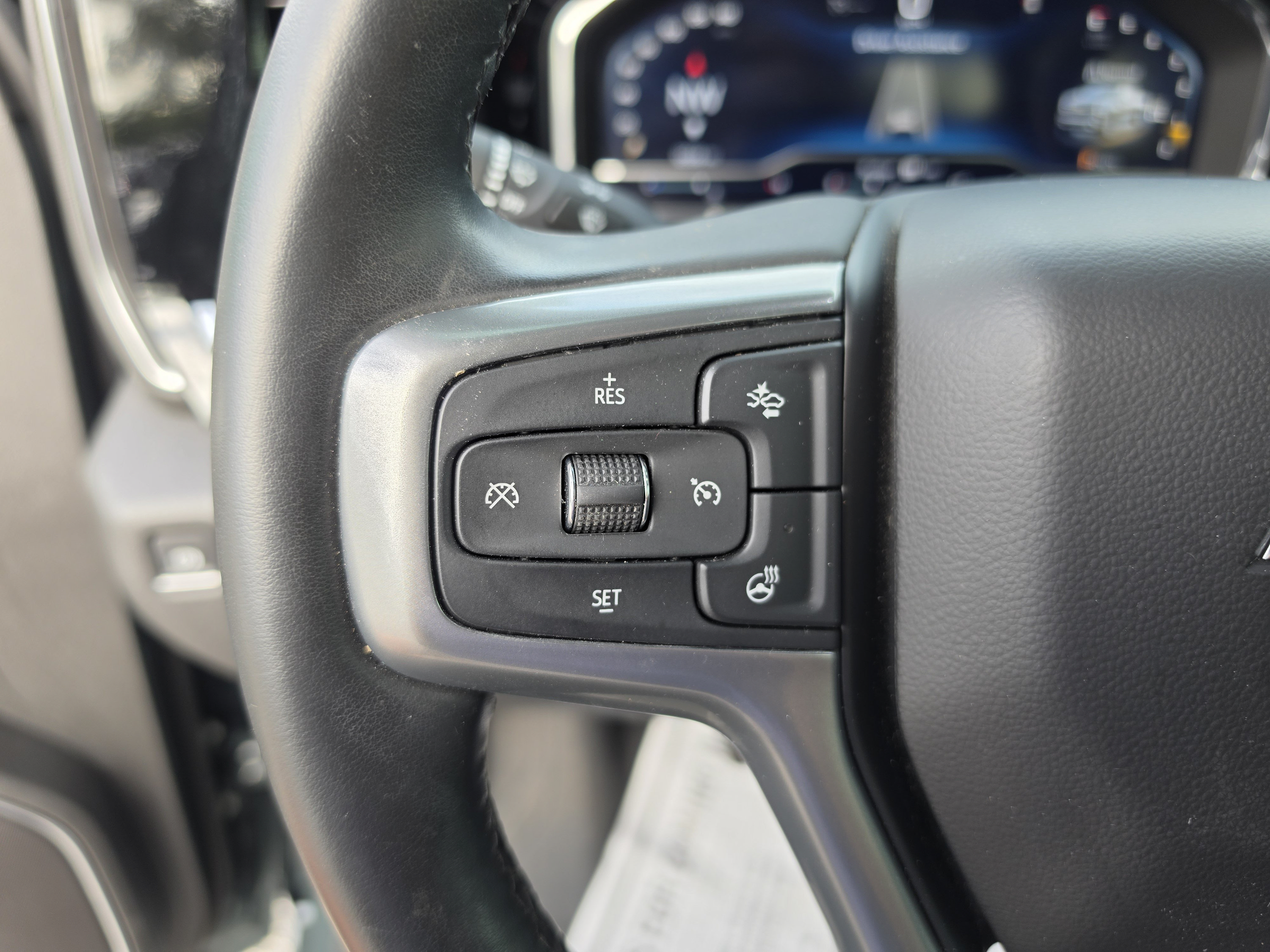Used 2025 Chevrolet Silverado 1500 LT w/ Convenience Package II AWD/4WD image 35