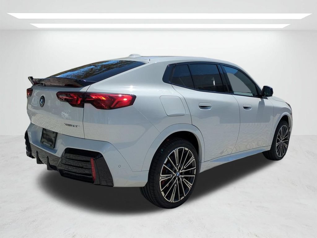 New 2026 BMW X2 xDrive28i w/ Technology Package AWD/4WD image 4