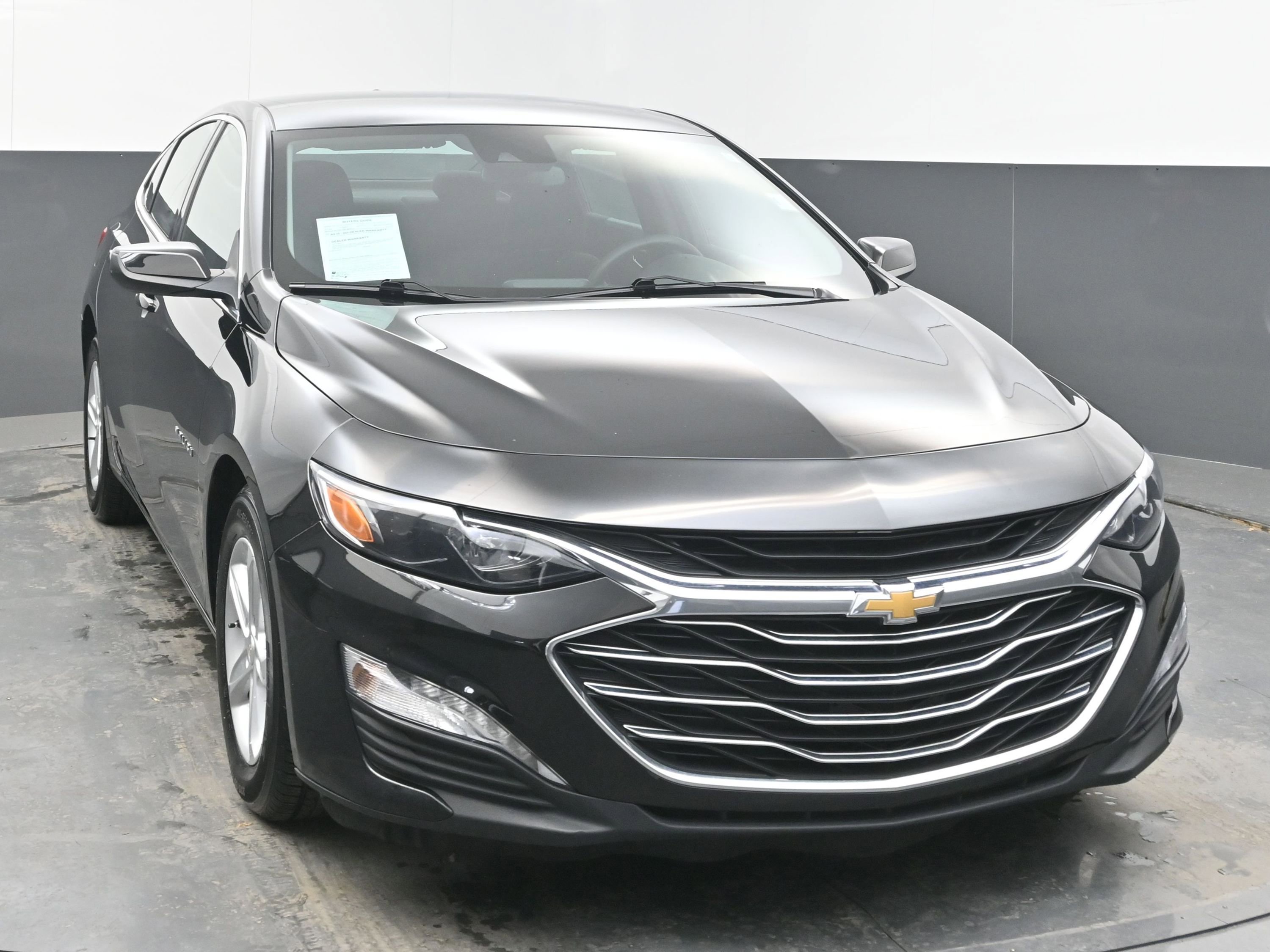 Used 2024 Chevrolet Malibu LT image 2