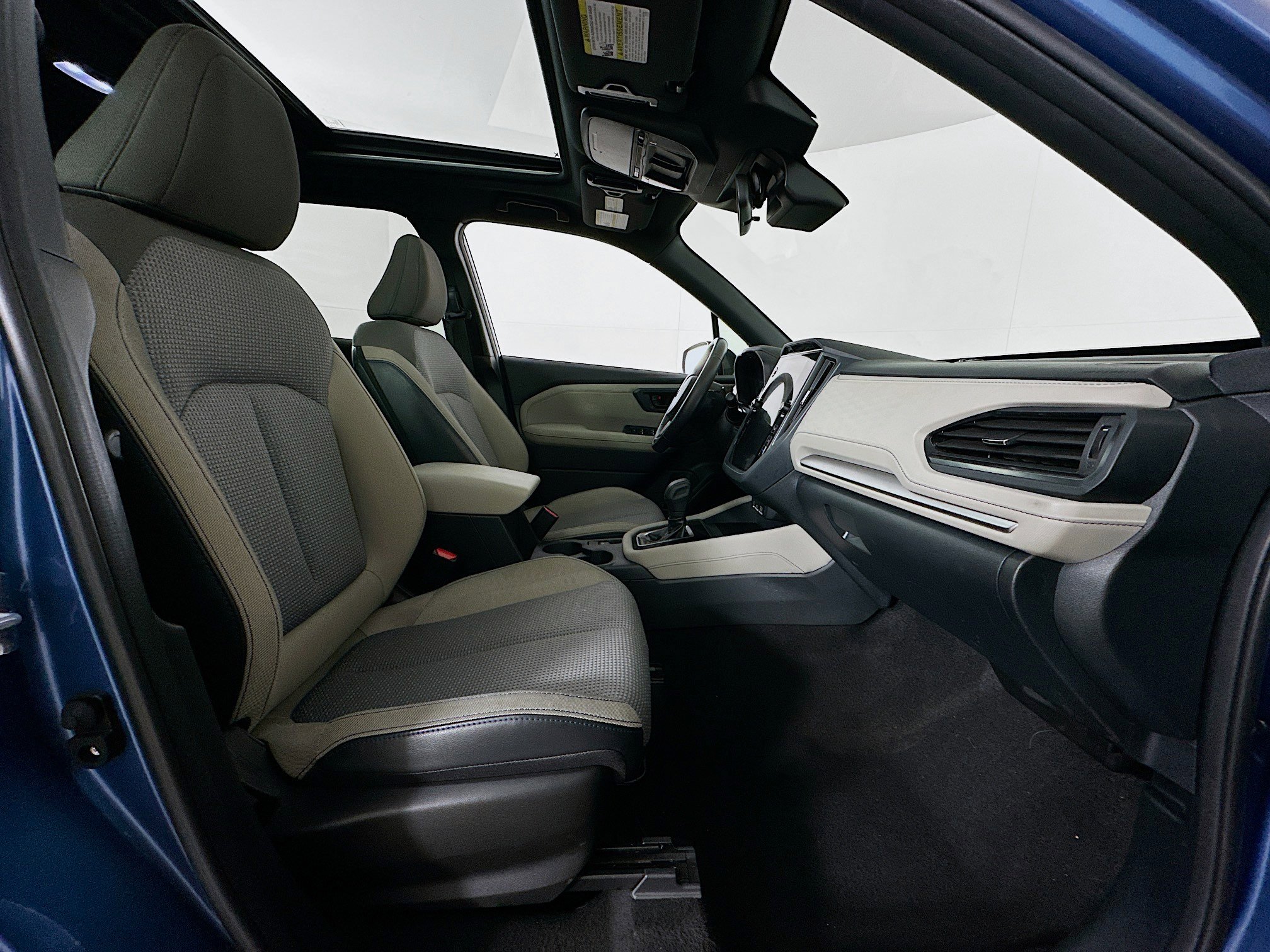 Used 2025 Subaru Forester Premium image 32