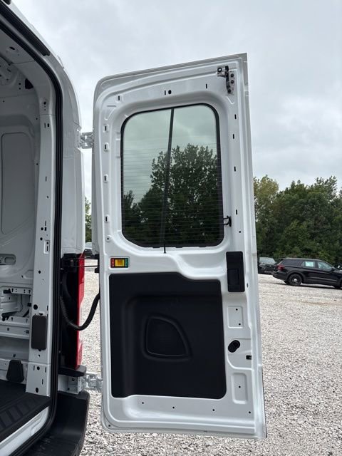 New 2025 Ford Transit 250 148 Medium Roof image 10