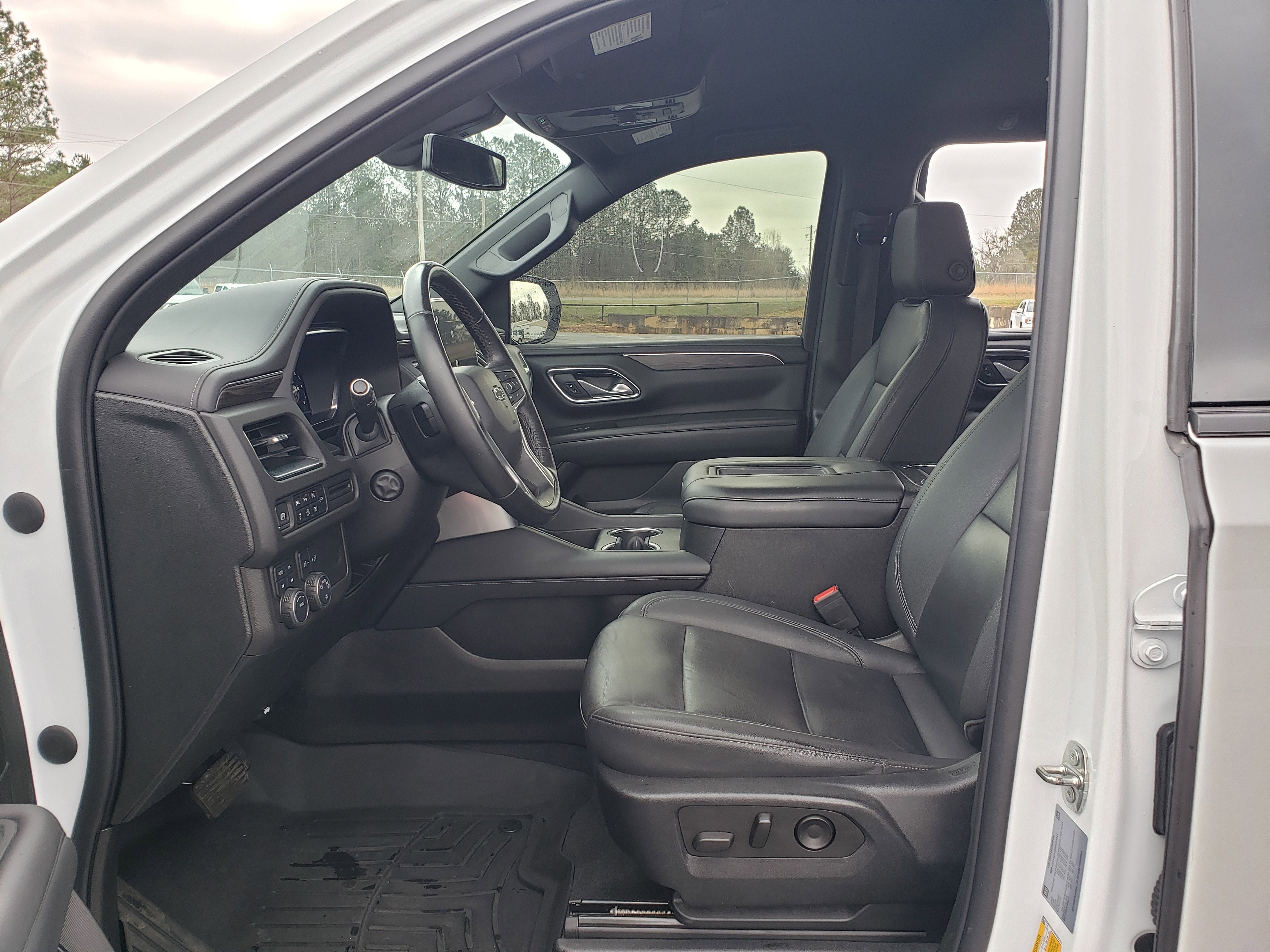 Used 2022 Chevrolet Suburban Z71 w/ Luxury Package image 32