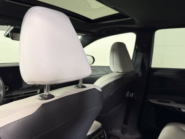 Used 2025 Lexus RX 350 Premium w/ Convenience Package FWD image 25