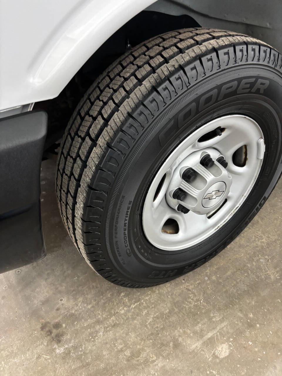 Used 2015 Chevrolet Express 2500 image 13